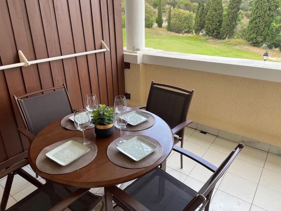 Superbe Appartement Village Cap Esterel 4P Climatise Сен-Рафаель Екстер'єр фото